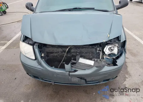 2005 Dodge Grand Caravan Sxt z USA, uszkodzony, nr VIN 2D4GP44LX5R115310